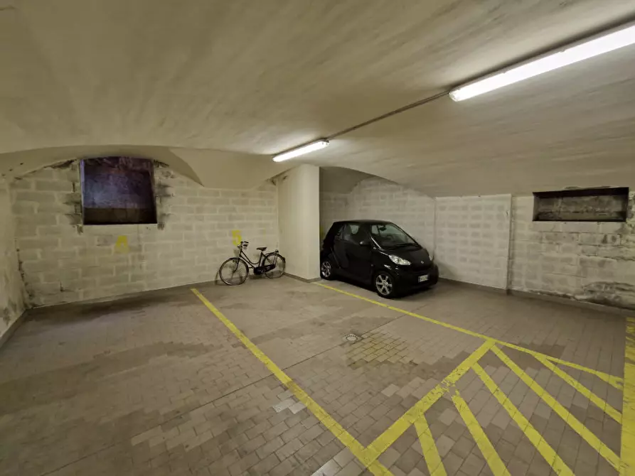 Immagine 7 di Garage in vendita  in Strada maggiore ad.ze a Bologna