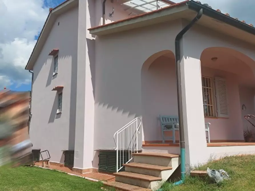 Immagine 1 di Villa in vendita  in Caprile a Castelfranco Piandiscò