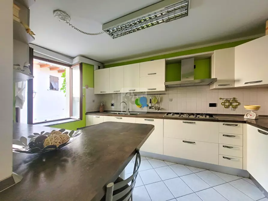 Immagine 7 di Casa indipendente in vendita  in Piazza Vittoria a Arco