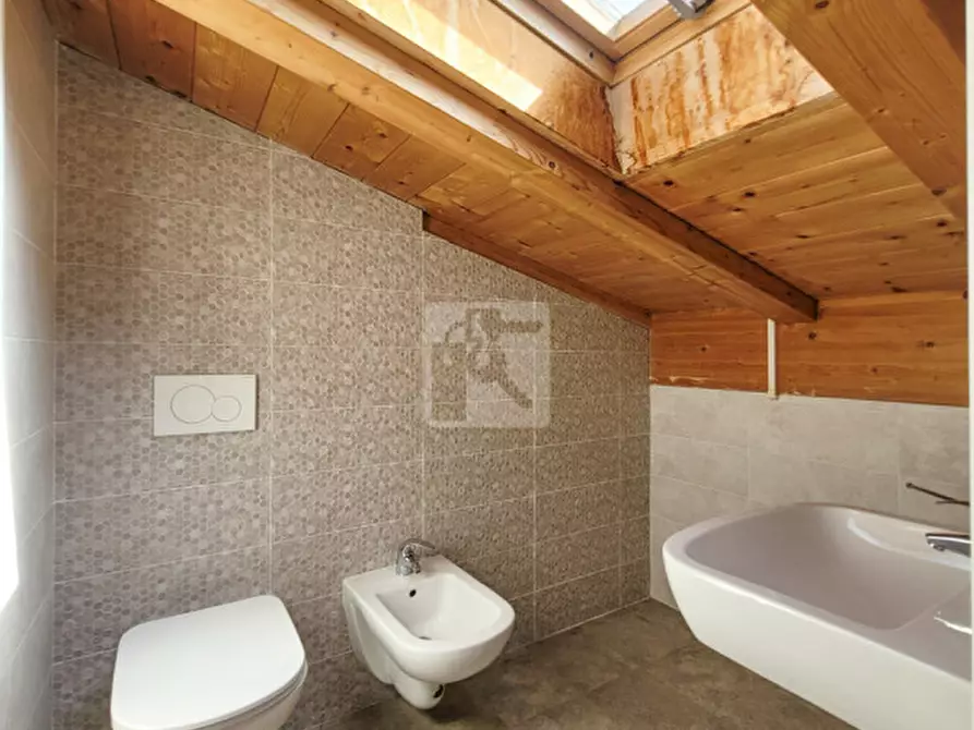 Immagine 27 di Casa indipendente in vendita  in Piazza Vittoria a Arco