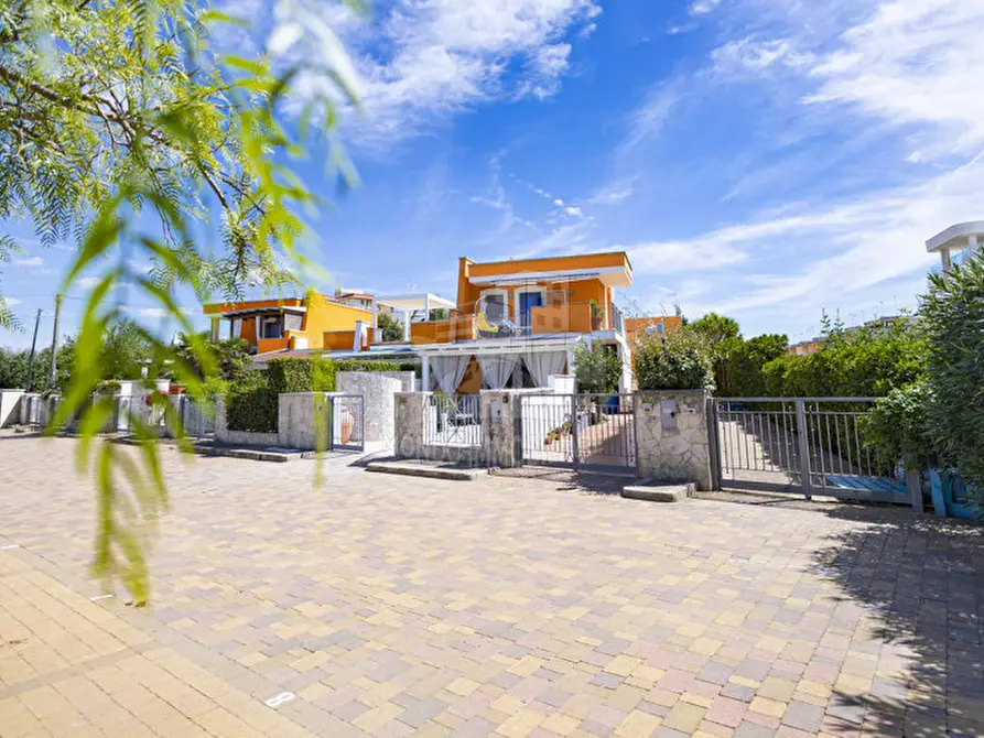 Immagine 1 di Casa bifamiliare in vendita  in Via Mare Arabico a Porto Cesareo