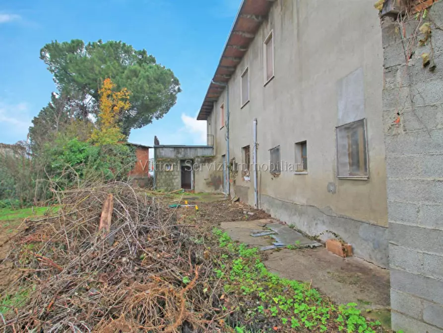 Immagine 2 di Casa indipendente in vendita  in via Basilicata a Torrita Di Siena