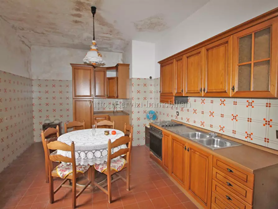 Immagine 7 di Casa indipendente in vendita  in via Basilicata a Torrita Di Siena