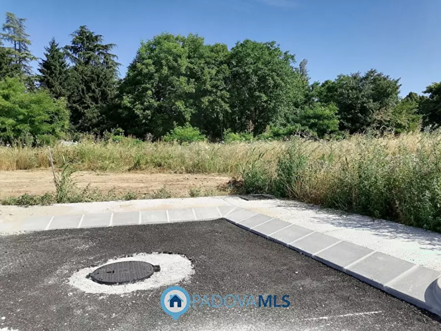 Immagine 3 di Terreno in vendita  in via Monte Rua a Padova