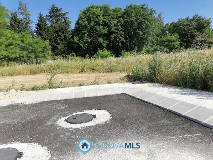 Immagine 4 di Terreno in vendita  in via Monte Rua a Padova