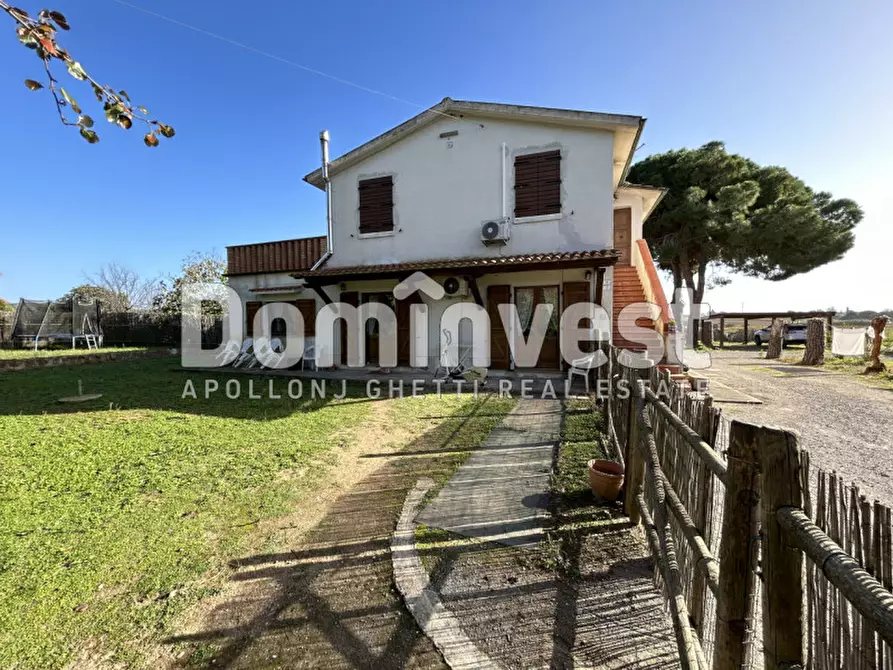 Immagine 2 di Villa in vendita  in Cava del Gesso a Capalbio