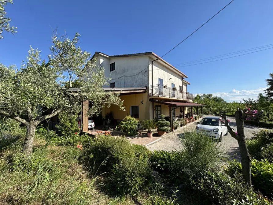 Immagine 1 di Villa in vendita  in VIA CARPINELLI a Pesco Sannita