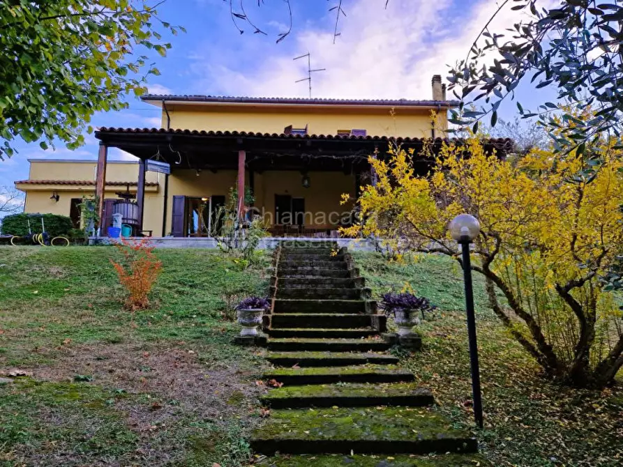 Immagine 1 di Villa in vendita  in roncosambaccio a Fano