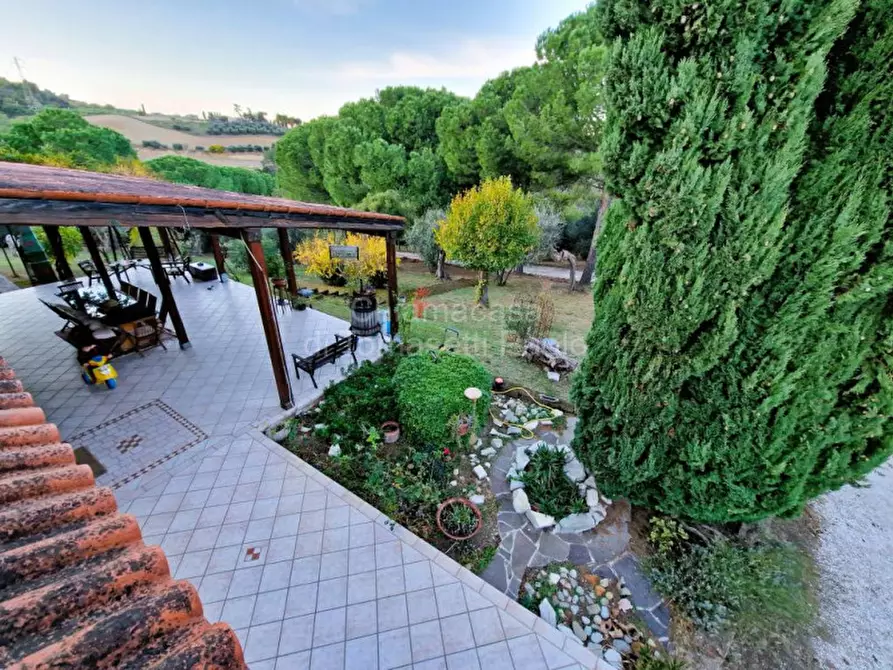 Immagine 7 di Villa in vendita  in roncosambaccio a Fano