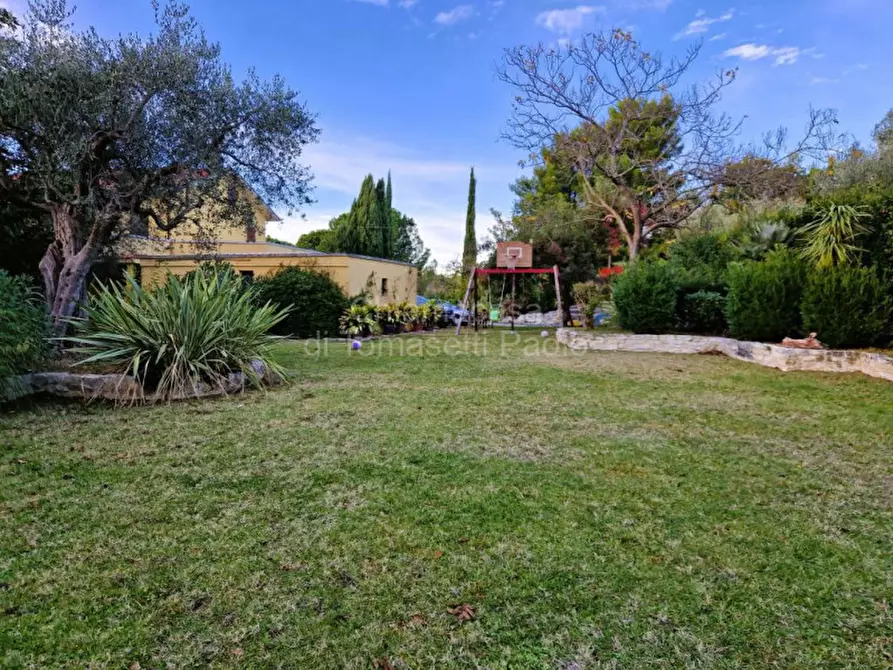 Immagine 14 di Villa in vendita  in roncosambaccio a Fano