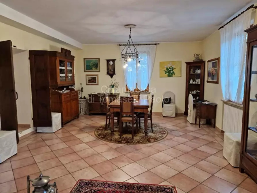 Immagine 31 di Villa in vendita  in roncosambaccio a Fano