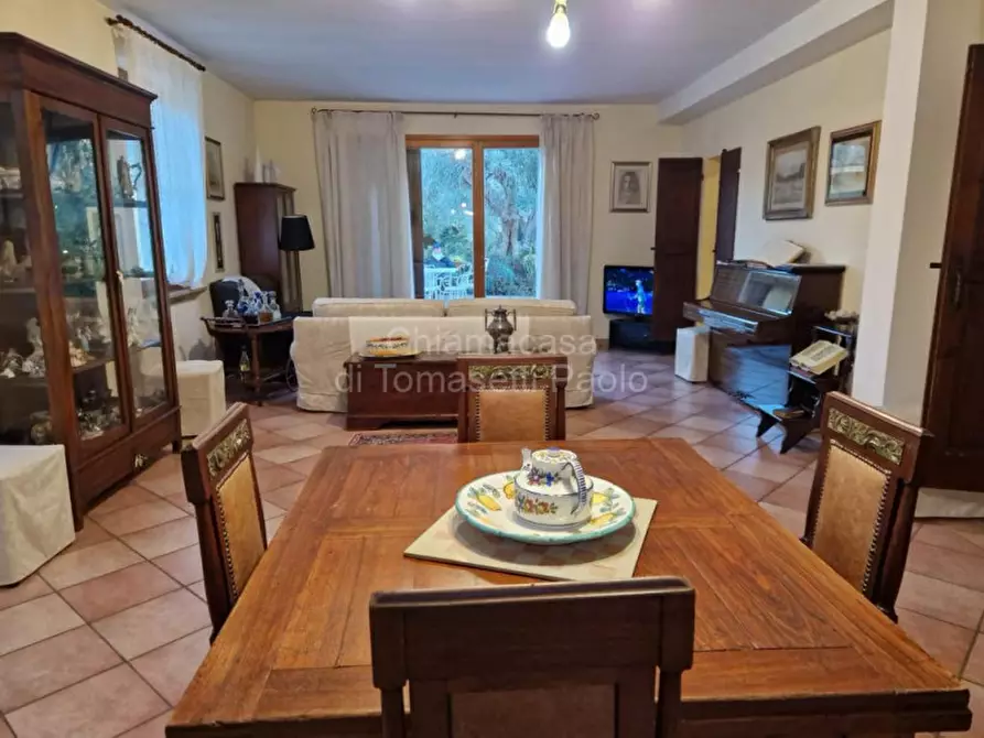 Immagine 32 di Villa in vendita  in roncosambaccio a Fano