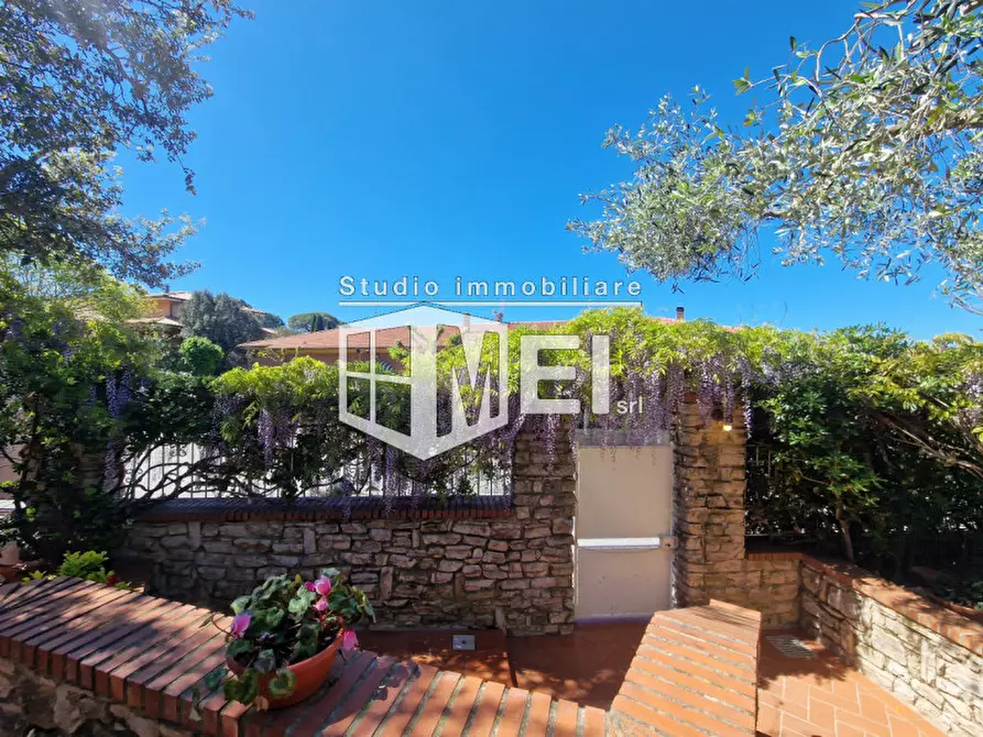 Immagine 12 di Villa in vendita  in Via Dell' olivara a Livorno