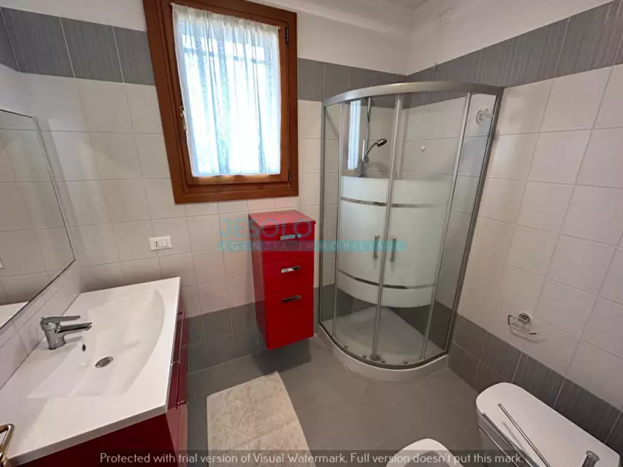 Immagine 20 di Appartamento in vendita  in Piazza Milano a Jesolo