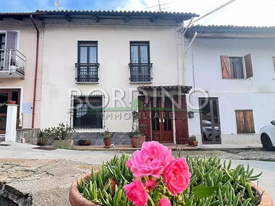 Immagine 1 di Casa indipendente in vendita  in Via Valledoglio, snc a Neive