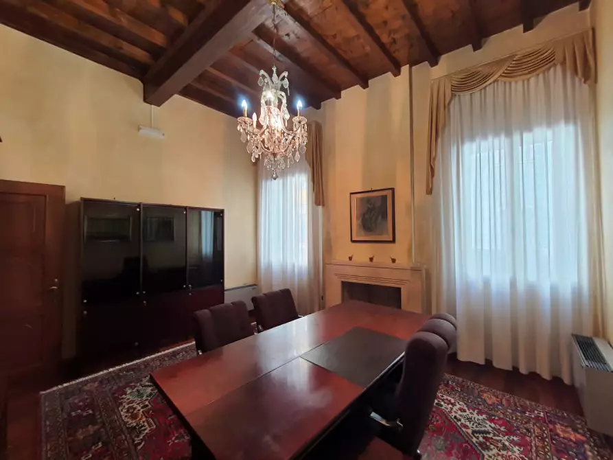 Immagine 8 di Palazzo in vendita  in via Verdi a Rovigo