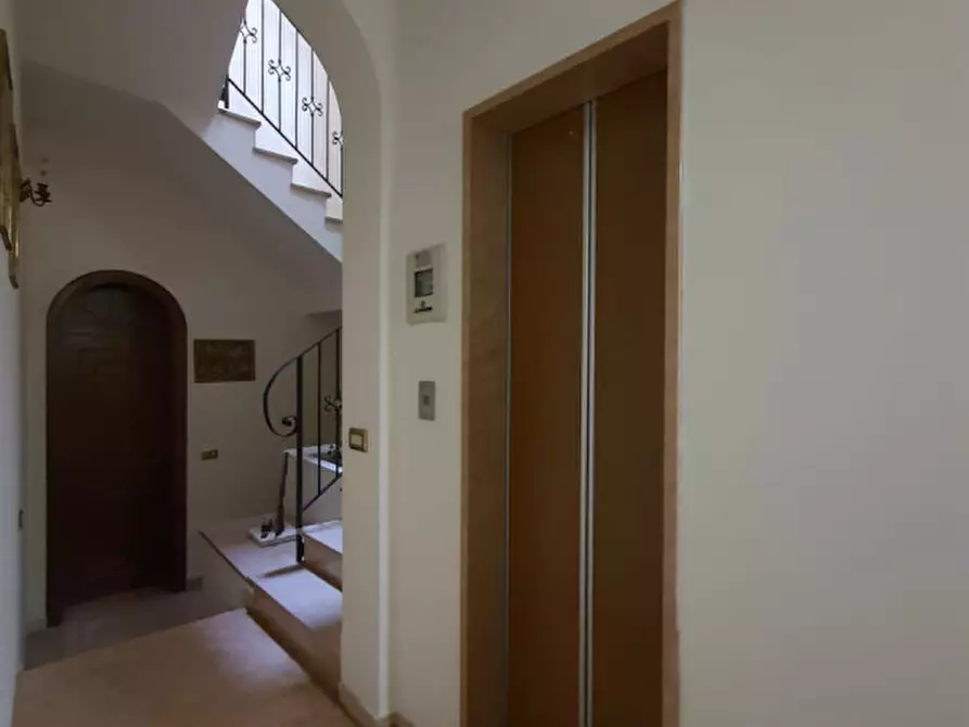 Immagine 12 di Palazzo in vendita  in via Verdi a Rovigo