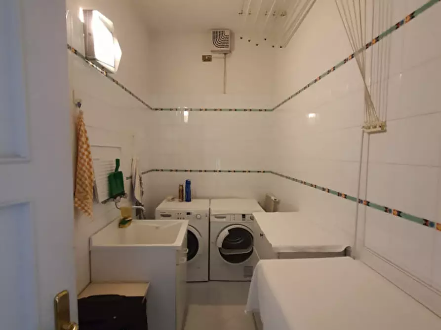 Immagine 20 di Palazzo in vendita  in via Verdi a Rovigo