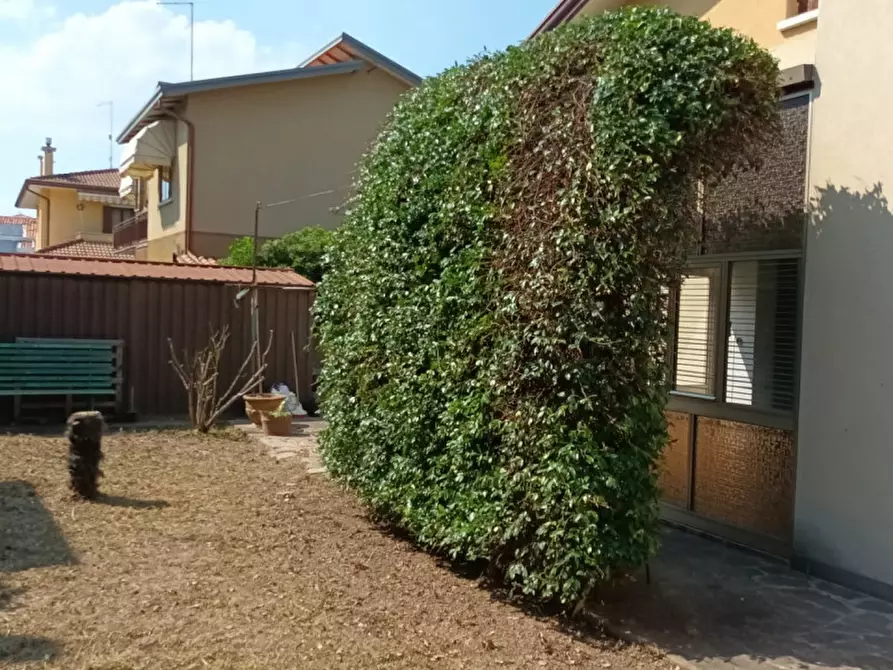 Immagine 1 di Casa indipendente in vendita  in via cattaneo a Spinea