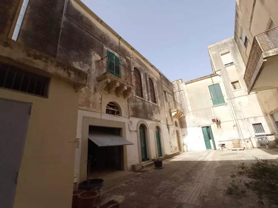 Immagine 14 di Casa indipendente in vendita  in Piazza Antonio Brancati a Ispica