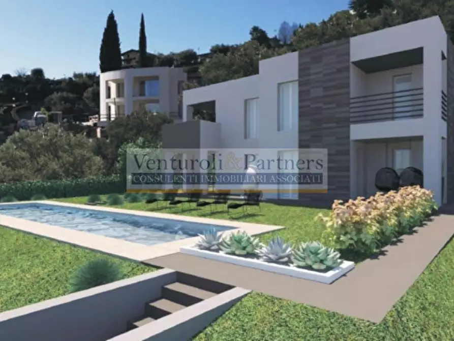 Immagine 1 di Villa in vendita  in Via Monte a Padenghe Sul Garda