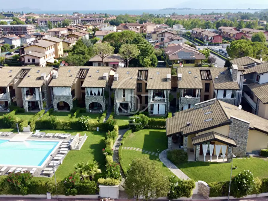 Immagine 1 di Casa indipendente in vendita  in Via Venezia a Desenzano Del Garda