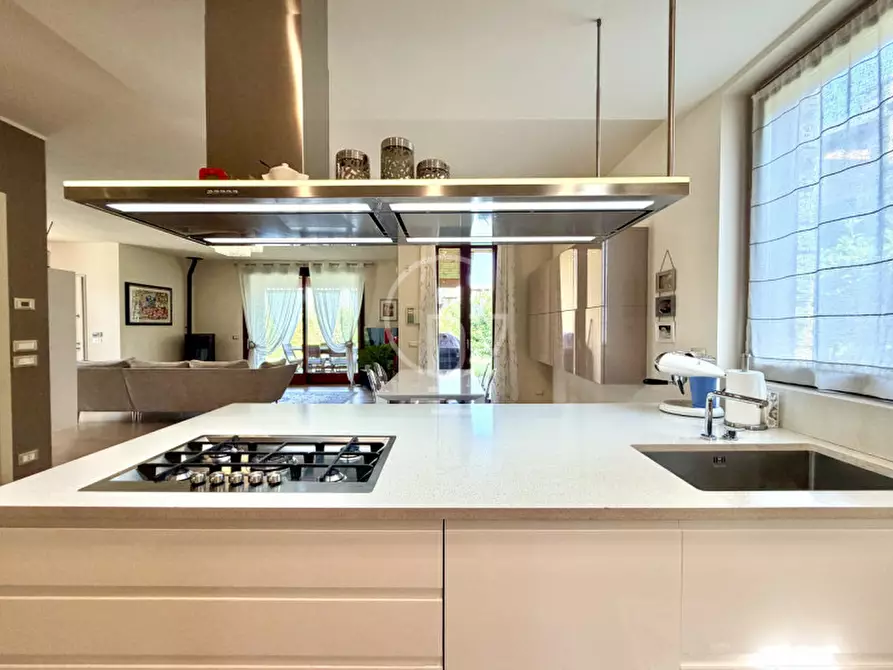 Immagine 9 di Casa indipendente in vendita  in Via Venezia a Desenzano Del Garda