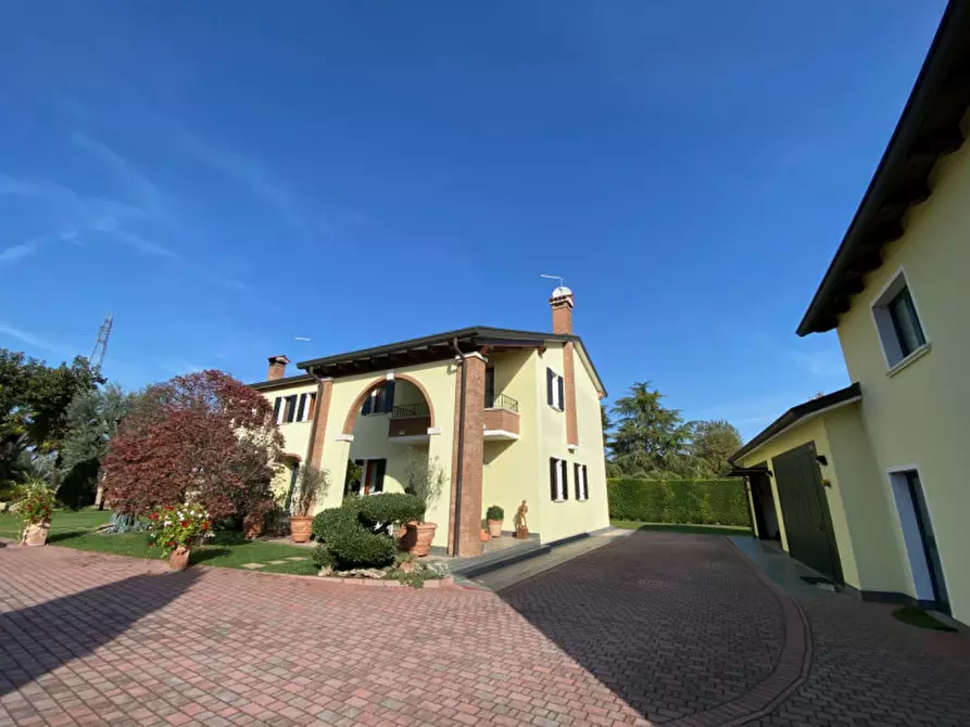 Immagine 1 di Villa in vendita  a Vigonza