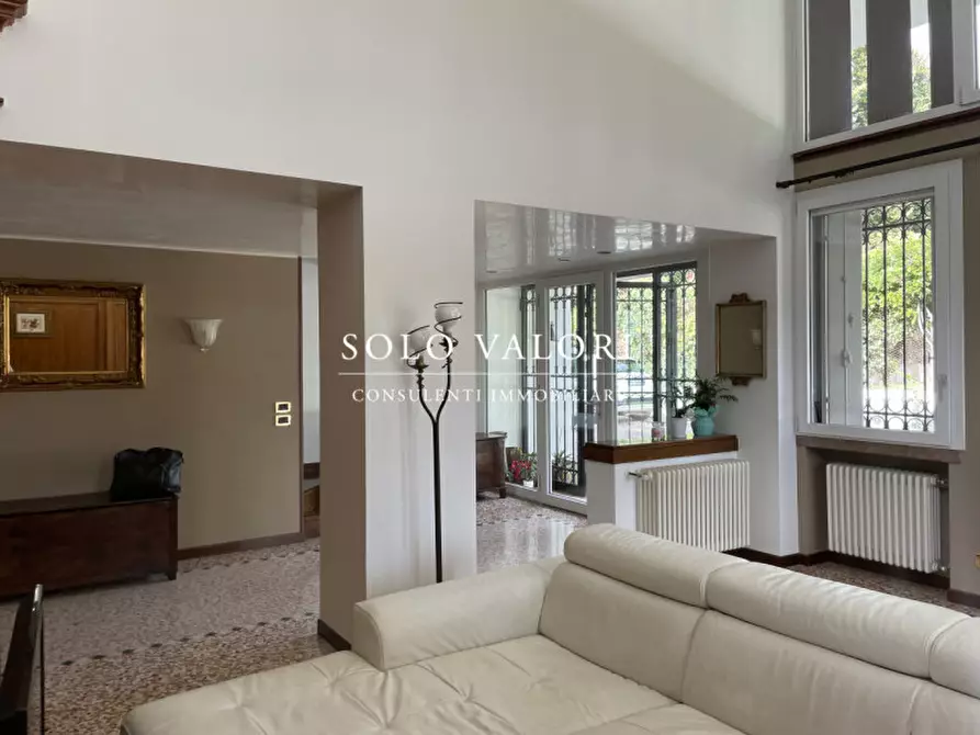 Immagine 1 di Villa in vendita  a Bassano Del Grappa