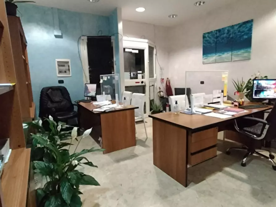 Immagine 3 di Negozio in vendita  in Via Ferraris a Terni