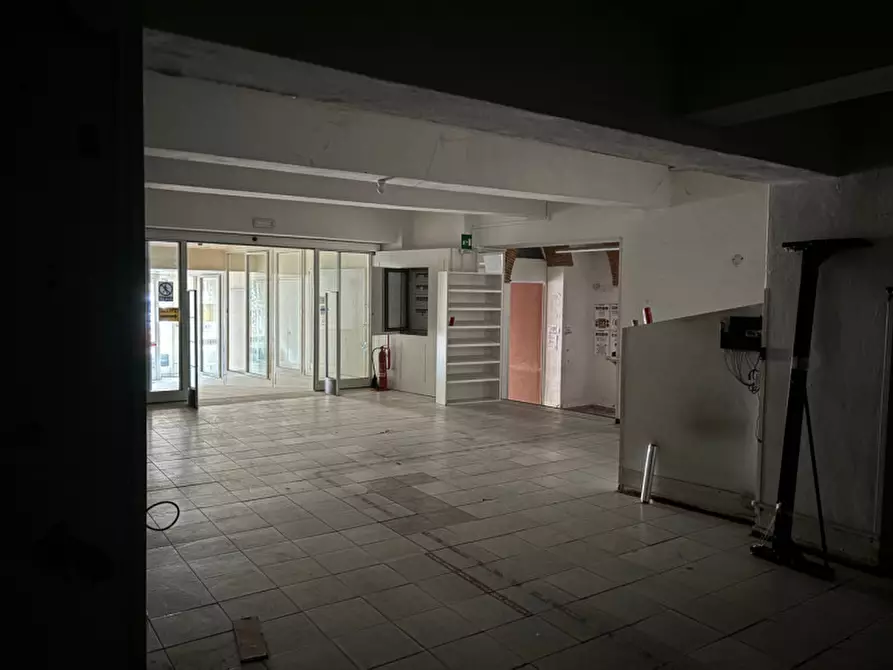 Immagine 4 di Negozio in affitto  in SANTA MARIA NOVELLA a Firenze