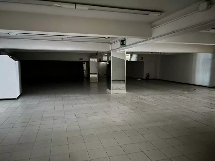 Immagine 6 di Negozio in affitto  in SANTA MARIA NOVELLA a Firenze