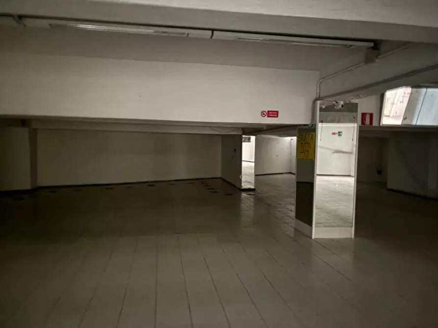 Immagine 7 di Negozio in affitto  in SANTA MARIA NOVELLA a Firenze