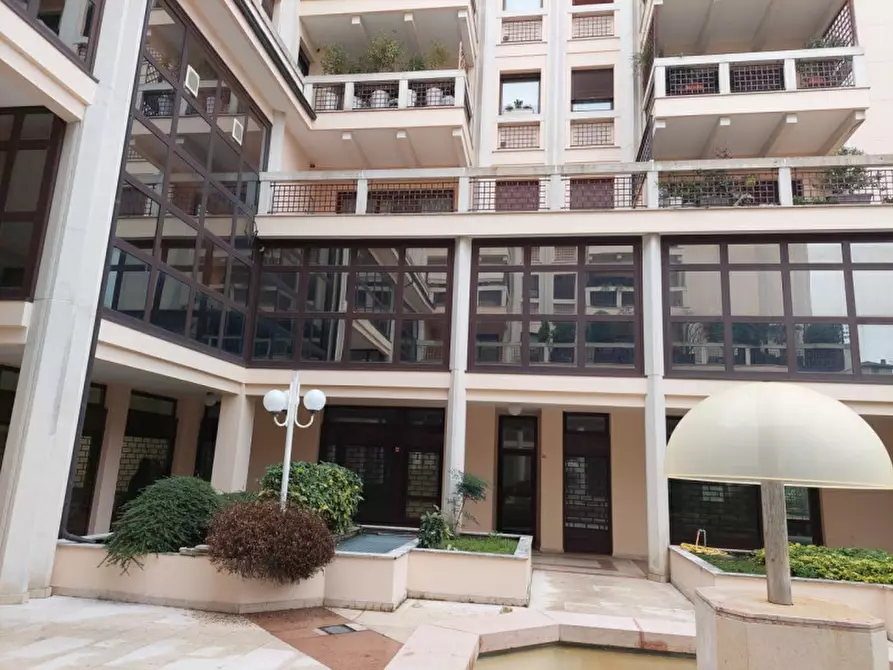 Immagine 6 di Ufficio in vendita  in via napoli a Vicenza