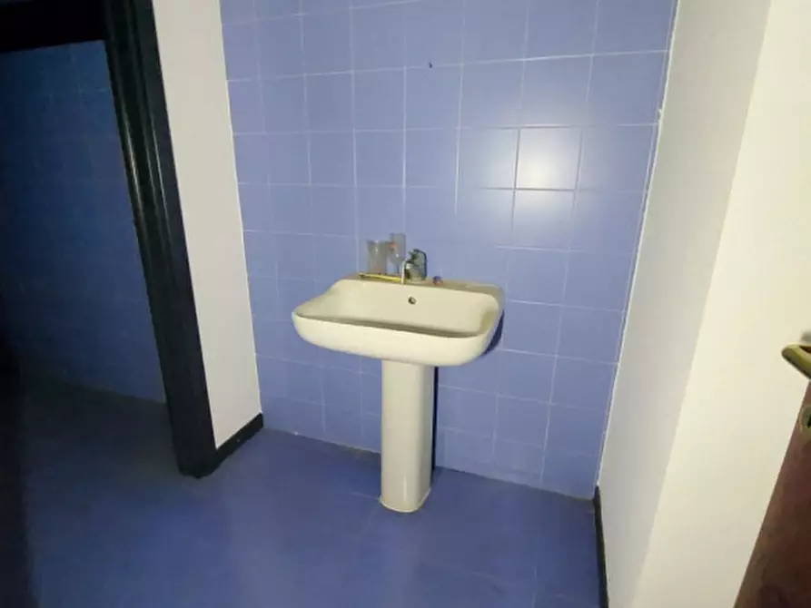 Immagine 15 di Ufficio in vendita  in via napoli a Vicenza