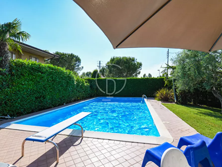 Immagine 2 di Villa in vendita  in Punta Grò a Sirmione