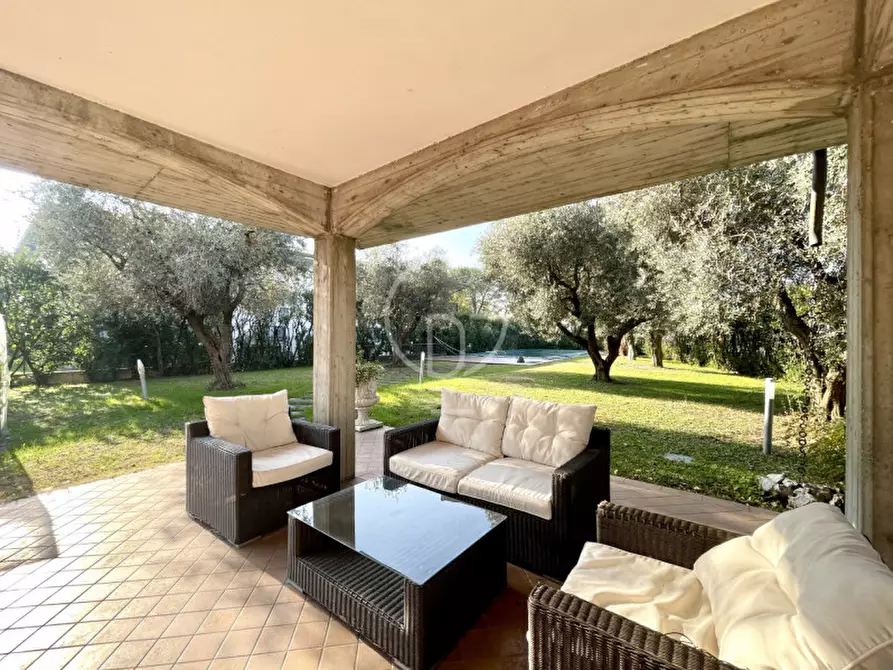 Immagine 4 di Villa in vendita  in Punta Grò a Sirmione