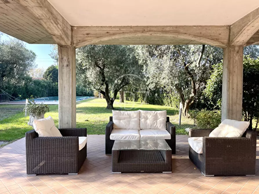 Immagine 5 di Villa in vendita  in Punta Grò a Sirmione