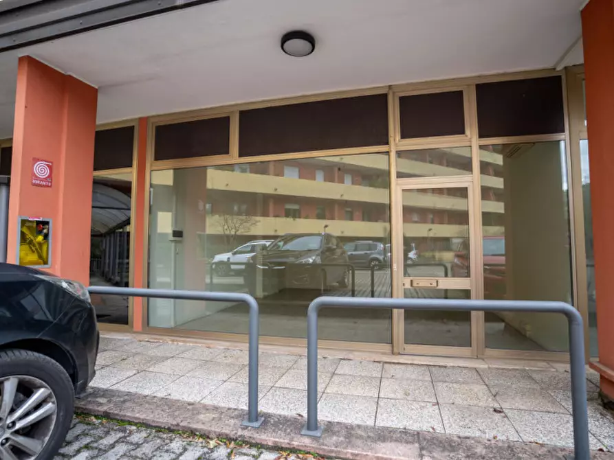 Immagine 9 di Ufficio in vendita  a Montegrotto Terme