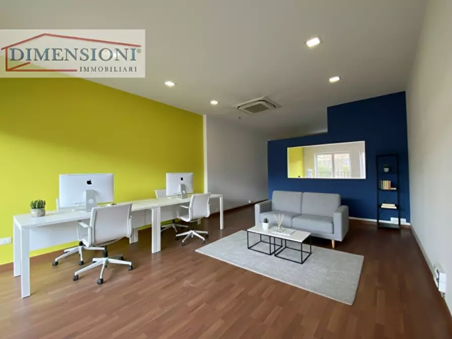 Immagine 1 di Negozio in affitto  in VIA PIETRO GOBETTI a Abano Terme