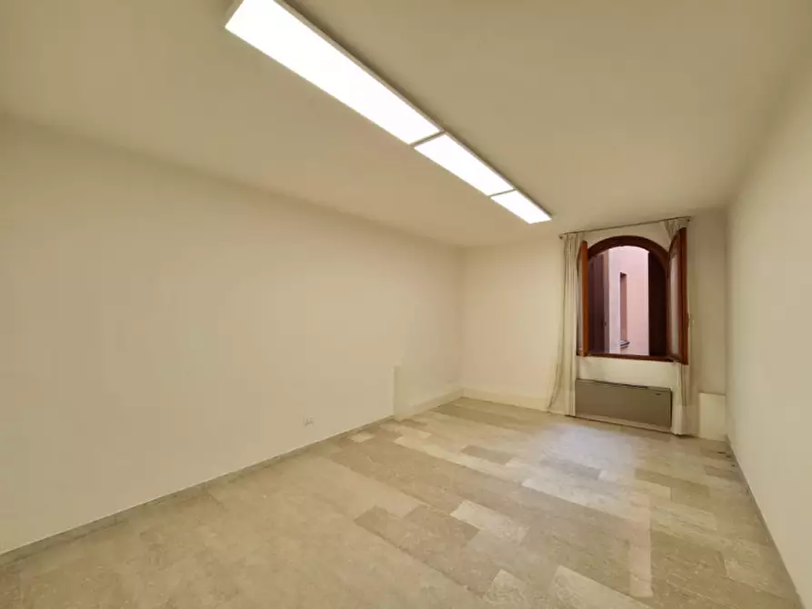 Immagine 1 di Ufficio in vendita  in Via Cesare Battisti a Rovigo