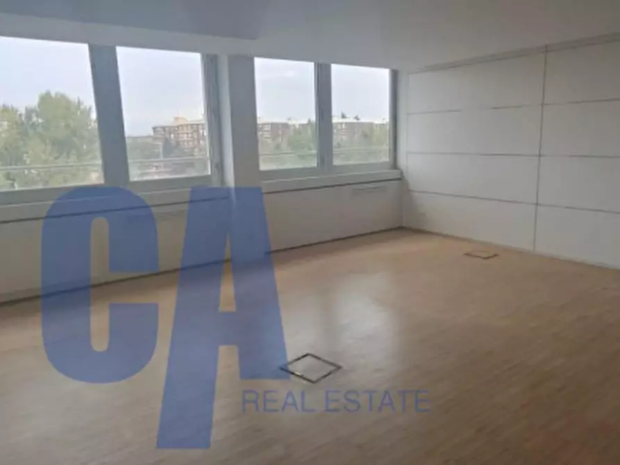 Immagine 3 di Ufficio in affitto  in VIA TONALE a Milano