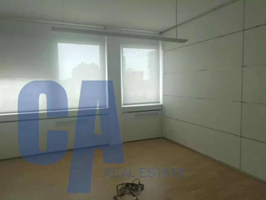 Immagine 18 di Ufficio in affitto  in VIA TONALE a Milano