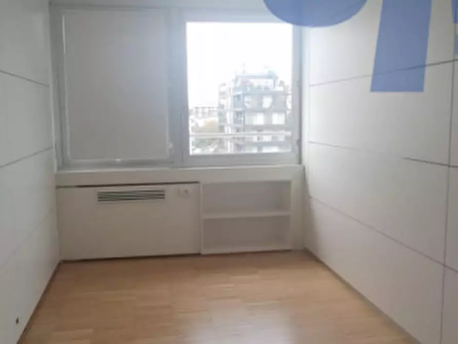 Immagine 20 di Ufficio in affitto  in VIA TONALE a Milano