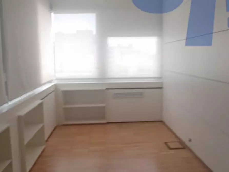 Immagine 21 di Ufficio in affitto  in VIA TONALE a Milano