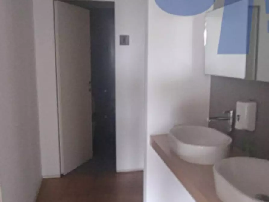 Immagine 23 di Ufficio in affitto  in VIA TONALE a Milano