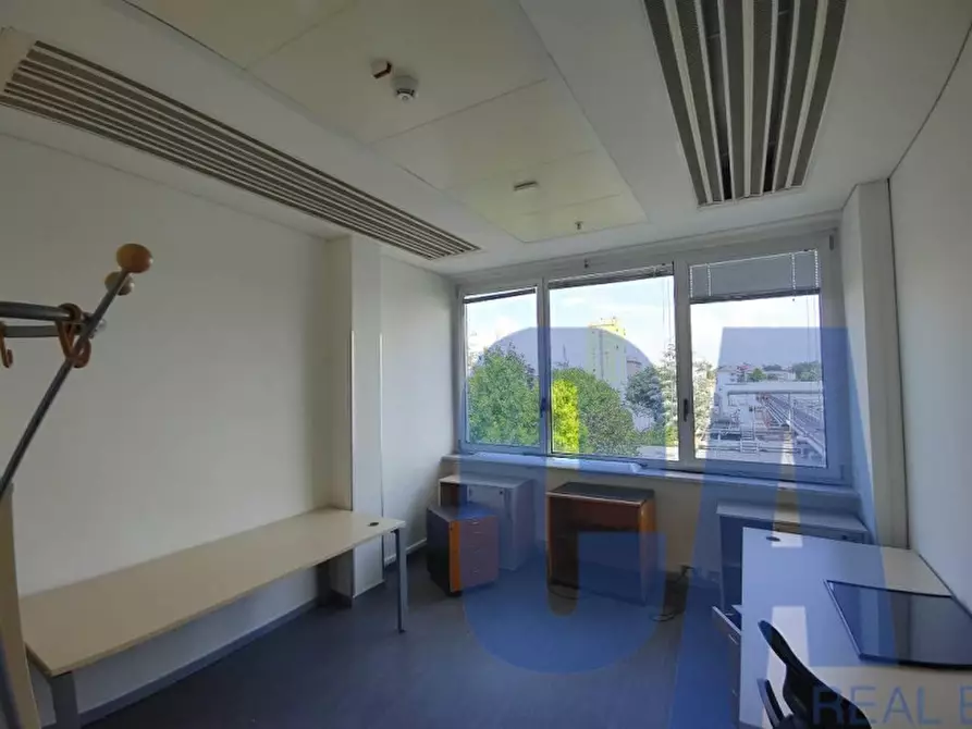 Immagine 14 di Ufficio in affitto  in VIA CAMPANIA a Monza