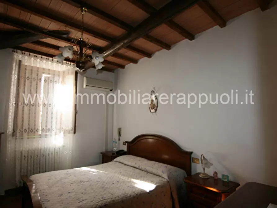 Immagine 21 di Rustico / casale in vendita  a Sinalunga