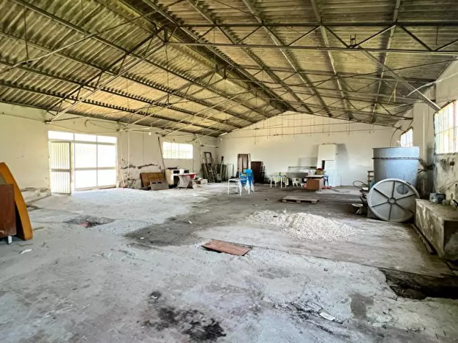 Immagine 10 di Capannone industriale in vendita  in san simplicio a Sassari