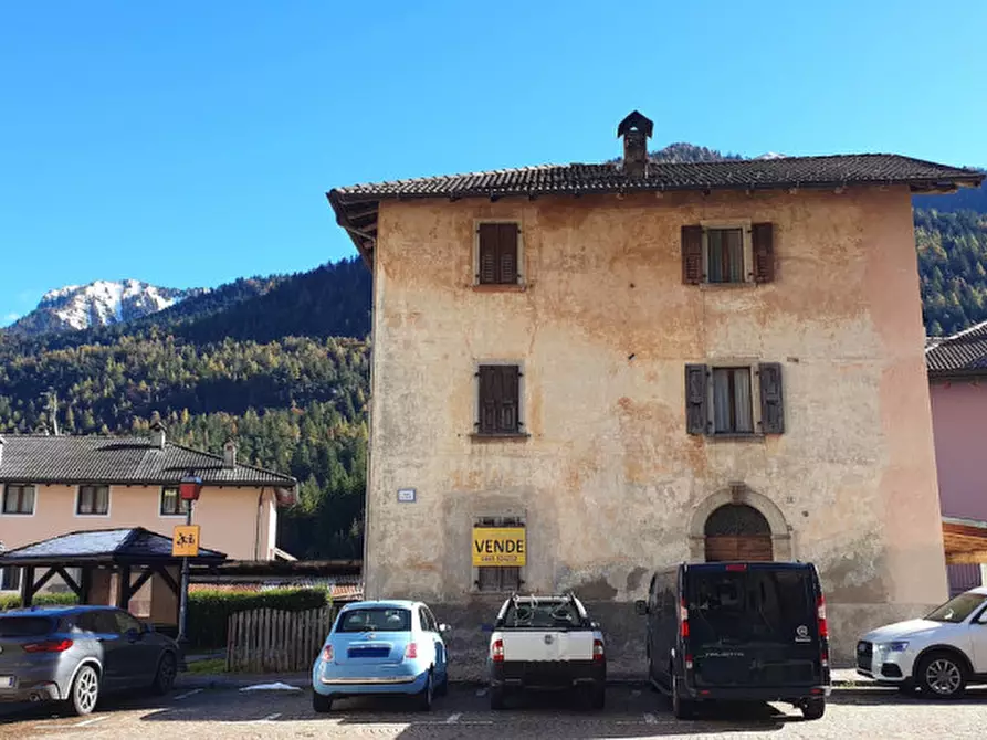 Immagine 1 di Casa indipendente in vendita  in Piazza della Chiesa a Sella Giudicarie
